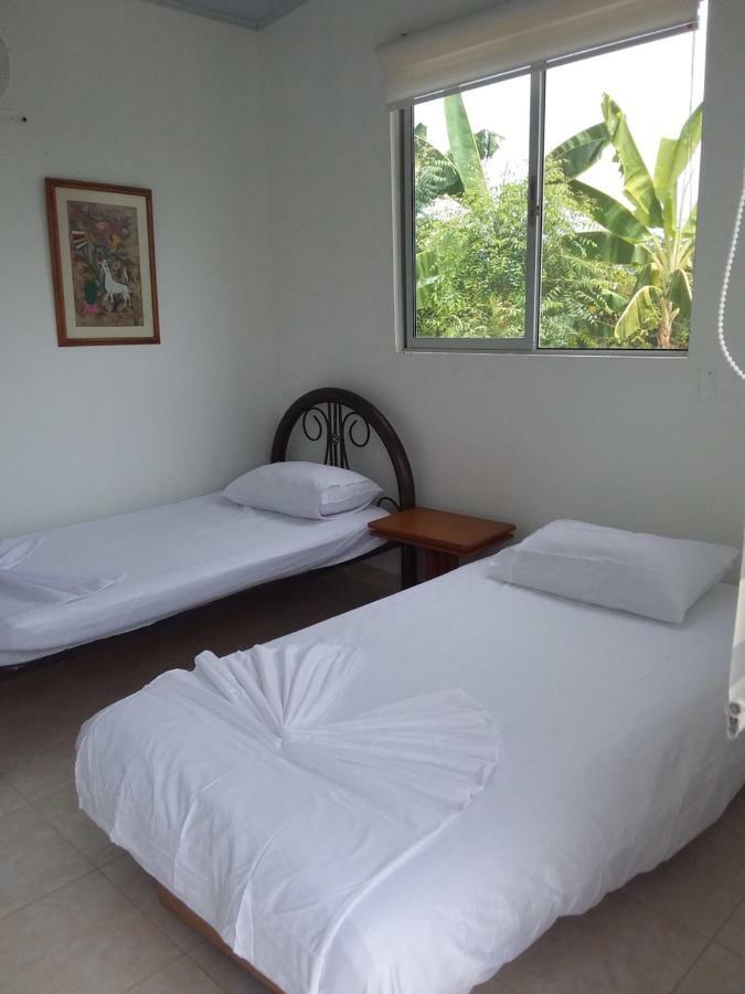 C&h Casa Campestre El Oasis Girardot Couette-café