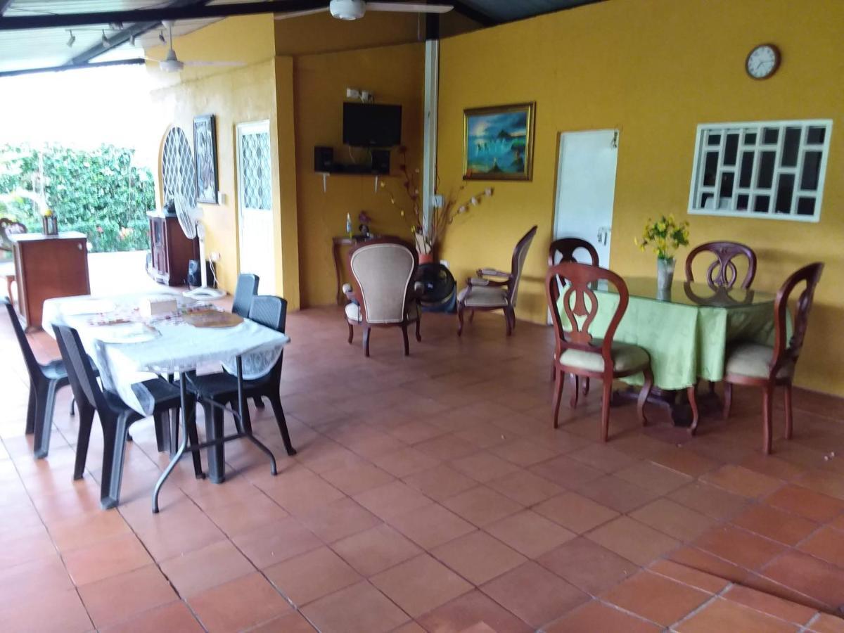 C&h Casa Campestre El Oasis Girardot 3*